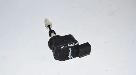 Mercedes-Benz ML W163 Headlight level adjustment motor 0008201608