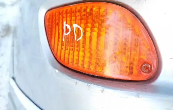 Ford Focus Front indicator light