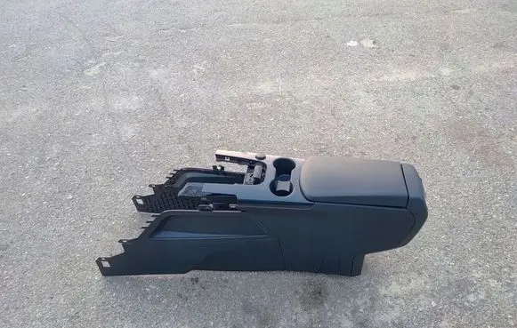 Peugeot 3008 I Armrest 