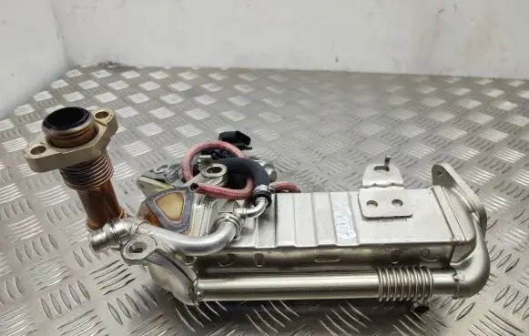 BMW 2 F45 EGR valve cooler 8473163 851313207 73789110