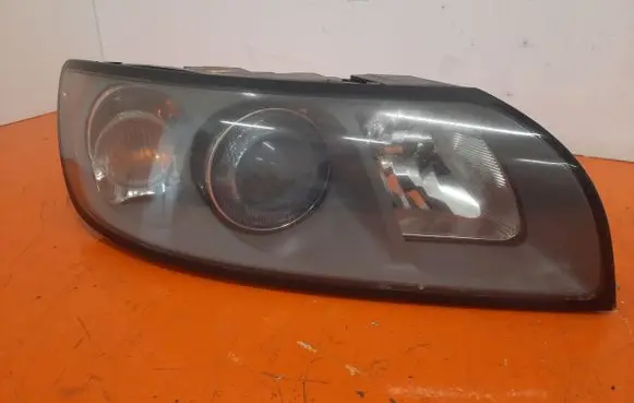 Volvo V50 Headlight/headlamp 306988890