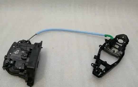 BMW X4 G02 Rear door lock 7473160
