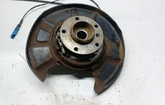 BMW 3 E90 E91 Rear wheel hub 6762864 6764370