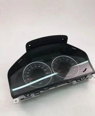 Volvo V70 Speedometer (instrument cluster) 31327581AA