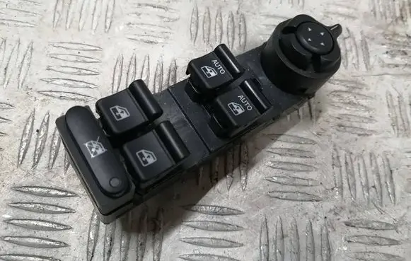Fiat 500X Electric window control switch 