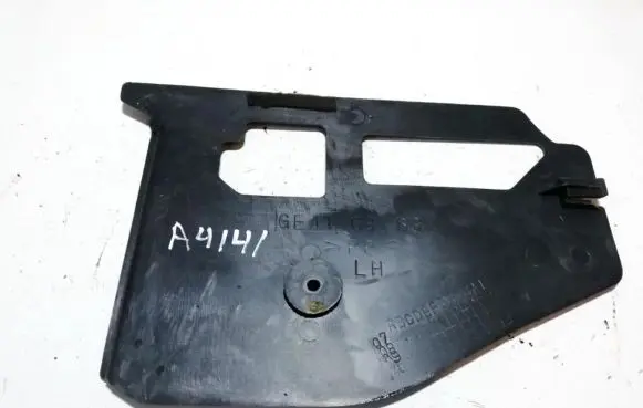 Mazda 323 F Other interior part ge4t686g4