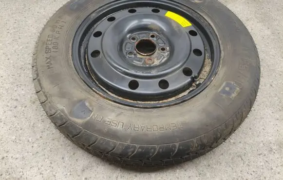 Hyundai Santa Fe R17 spare wheel