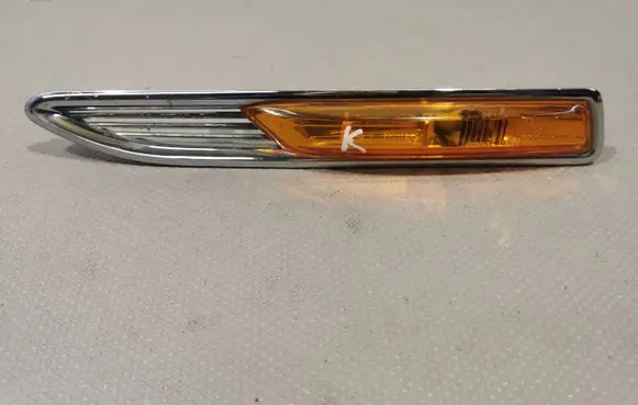 Ford Mondeo MK IV Front fender indicator light