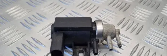Volkswagen Golf IV Turbo solenoid valve 1J0906627B 72290345 03T087