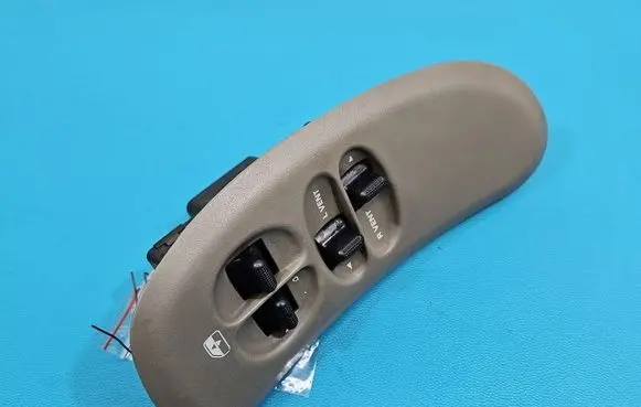 Chrysler Voyager Electric window control switch 04685732AC IMPRK1572640