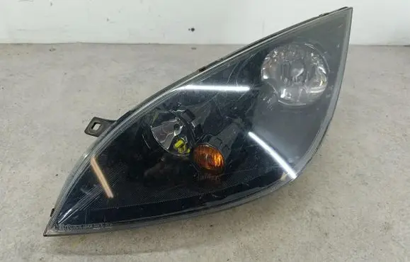 Mitsubishi Colt Headlight/headlamp 8301A993