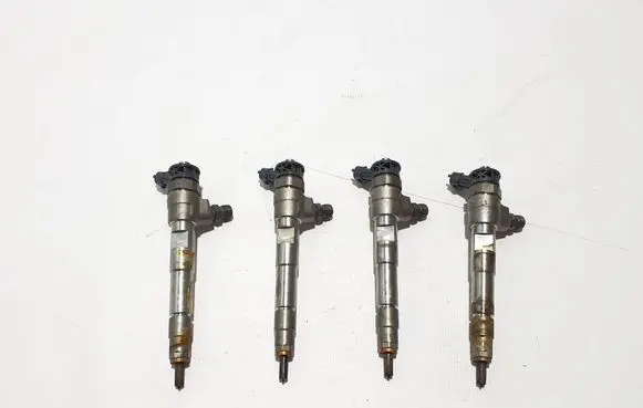 Renault Kangoo III Fuel injector 8201636333