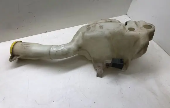 Chrysler 300 - 300C Windshield washer fluid reservoir/tank AW060851153 04805740AA 70113