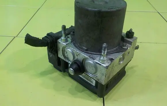 Hyundai Santa Fe ABS Pump 589102B300 UP29