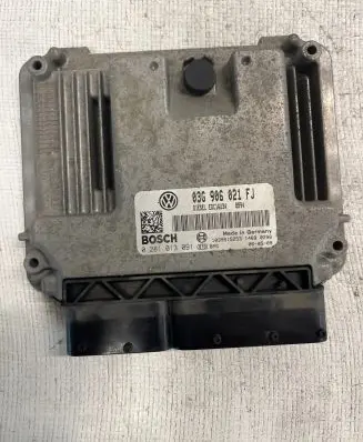 Volkswagen Golf Plus Engine control unit/module 03G906021FJ 1039S15253 0281013091
