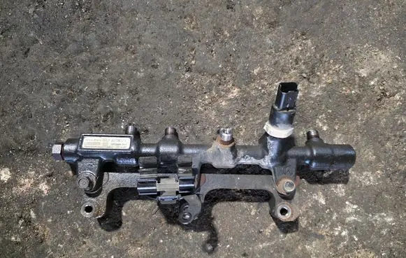 Hyundai Terracan Fuel main line pipe 315004X500