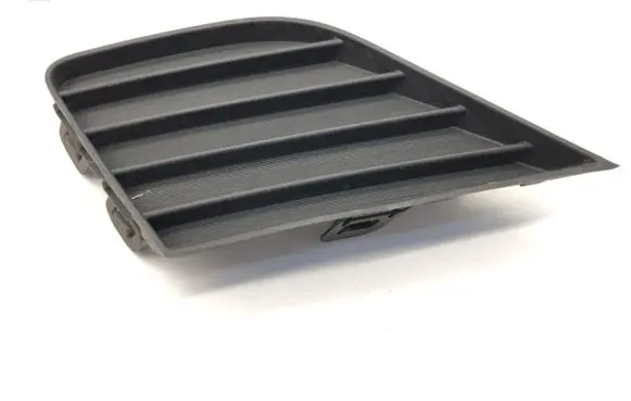 Toyota Avensis T270 Front bumper lower grill 5312805020