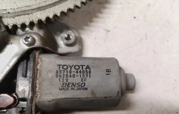 Toyota Avensis Verso Rear door window regulator with motor 8571044050 0620401571