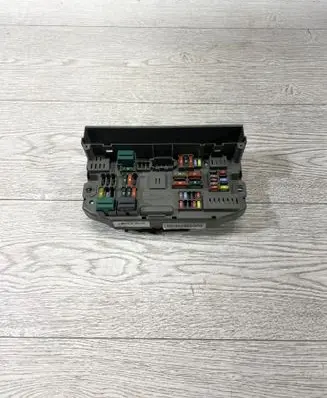 BMW X5 E70 Fuse module 6976384 518967010C 0359409697638402