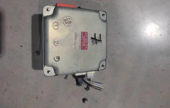 Toyota Prius+ (ZVW40) Other control units/modules 8989247080 1751007280