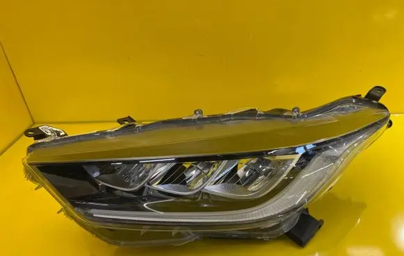 Toyota Yaris Headlight/headlamp K0-8