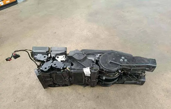 Audi Q7 4M Interior heater climate box assembly CZ116761006