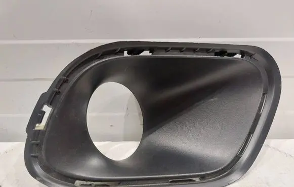 Jeep Cherokee Front fog light trim/grill 68203224AA