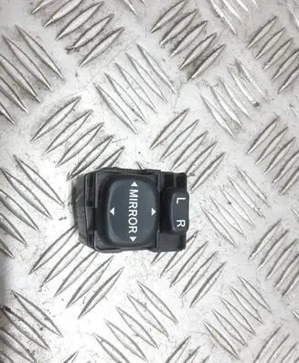Toyota Prius (XW20) Wing mirror switch 183574
