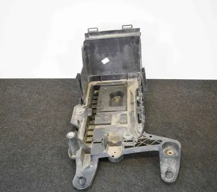 Volkswagen PASSAT B7 Battery box tray 