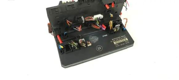 Mercedes-Benz Vito Viano W639 SAM control unit 6395450301