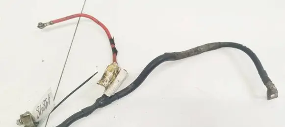Volkswagen Touran I Positive cable (battery)