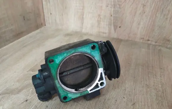 Volvo S40, V40 Throttle valve 9186780