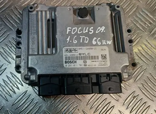 Ford Focus Engine control unit/module 8M5112A650LC 0281011701