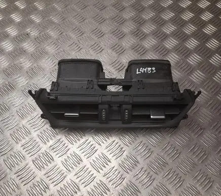 Toyota RAV 4 (XA50) Dash center air vent grill 5567042190