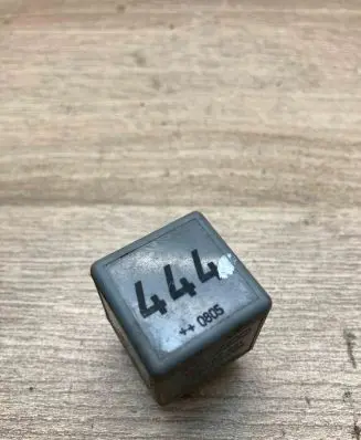 Audi Q7 4L Other relay 1J0927841 444