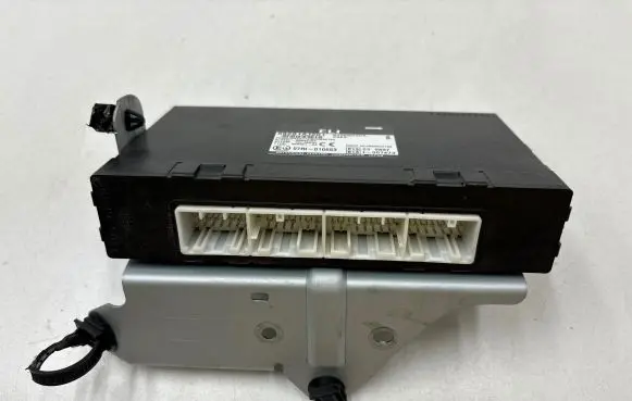 Subaru Outback Comfort/convenience module 88281AJ201 97RI010653 X1T23073H2