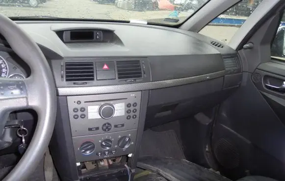 Opel Meriva A Dashboard DESKAKONSOLA