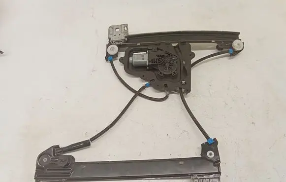 Tesla Model 3 Front door window regulator with motor 109662014J