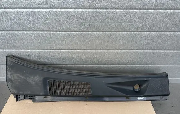 Nissan King Cab, Navara Wiper trim 6681132100