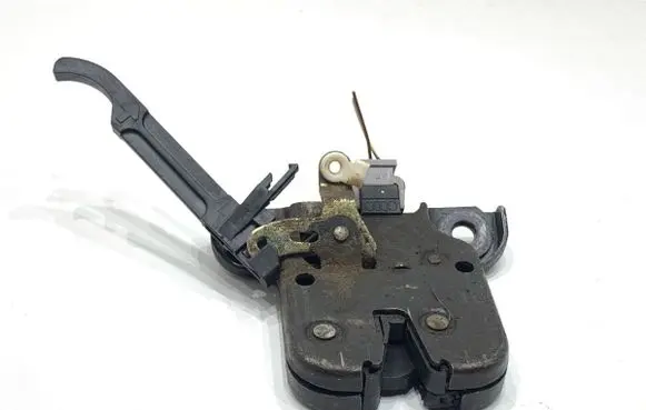Audi A3 S3 8P Tailgate exterior lock 8P3827505
