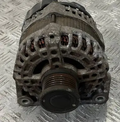 Nissan Qashqai Generator/alternator 23100EN00B LR1140802 MR20