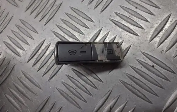 Ford Mondeo Mk III A set of switches 4S7T18K574