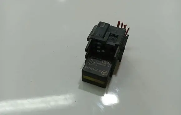 Mercedes-Benz CLS C219 Other relay 0025421219