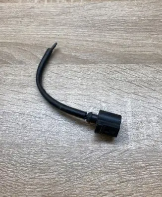 Volkswagen Golf V Plug wire 1J0973702