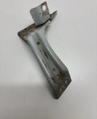 Volkswagen PASSAT B8 Fender mounting bracket 3G0821142