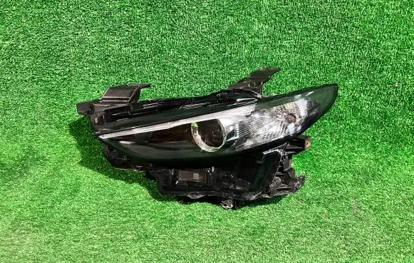 Mazda 3 Headlight/headlamp bcjh51040