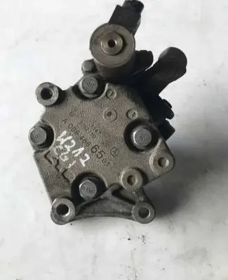 Mercedes-Benz E W212 Power steering pump A0064666501