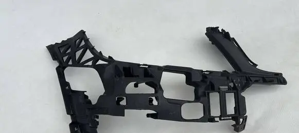 Mercedes-Benz C W204 Front bumper mounting bracket A2048854265