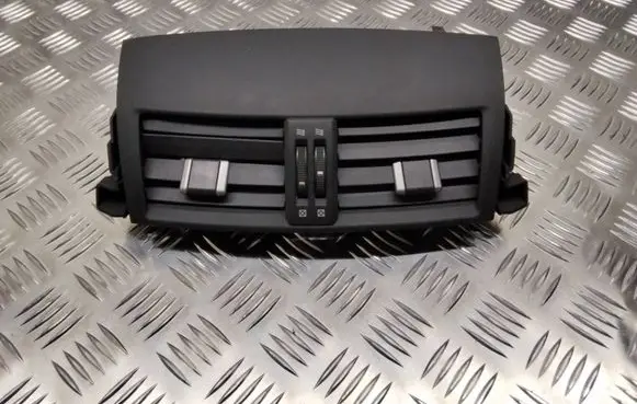 Toyota RAV 4 (XA30) Dash center air vent grill 5567042050 5567042060