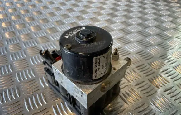 Volvo V50 ABS Pump 00001251E2 30736589A 10096004233